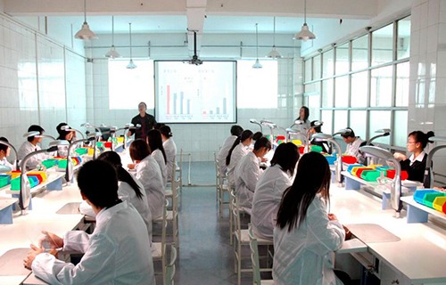 西安生物医药学院