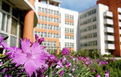 西安市培华高级职业中学