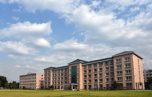 安徽太湖当代职业技术学校