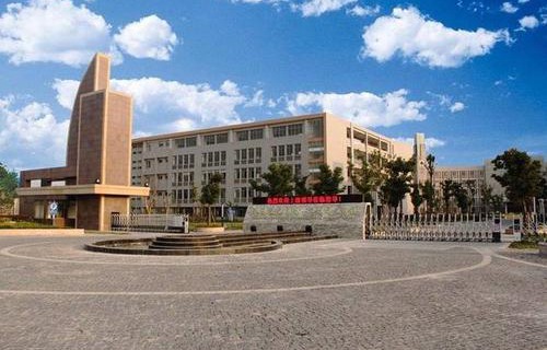 金塔汽车修理中等专业学校