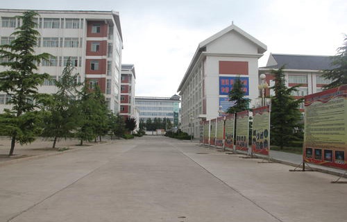 平凉理工中等专业学校