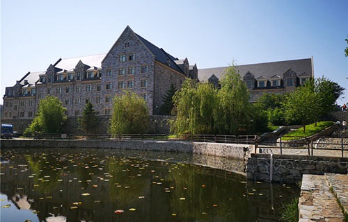 敦煌艺术旅游中等专业学校