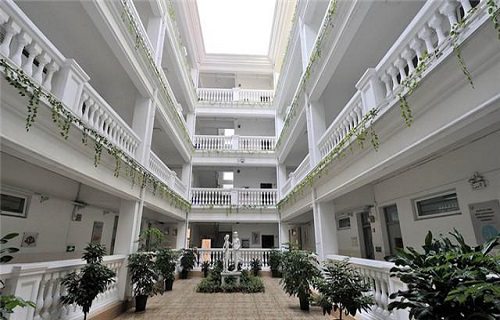 上海市贸易学校