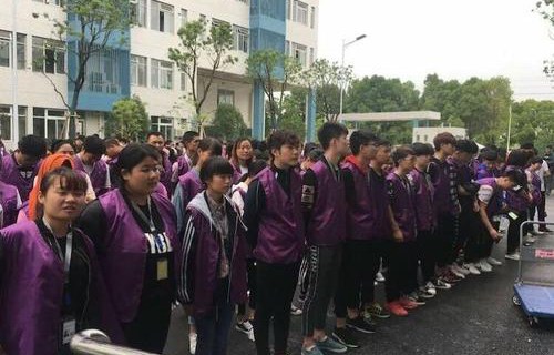 陕西渭南商贸技工学校