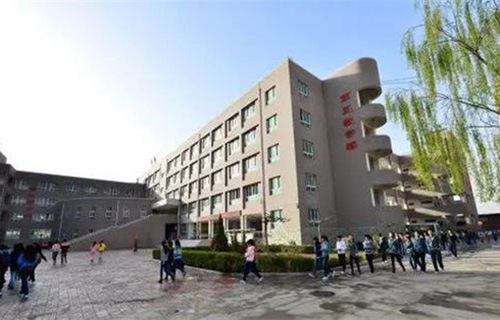 甘肃工业技师学院